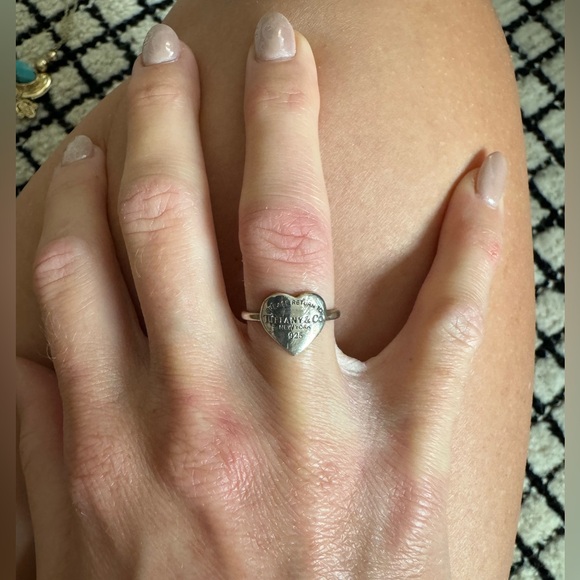 Classic Sterling silver Tiffany Heart Ring - Picture 2 of 5
